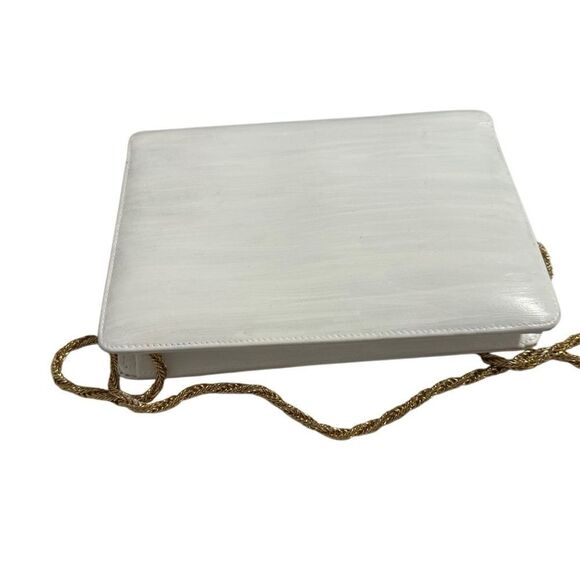 Gucci White and Gold Crossbody Bag with Flap Design - Picture 6 of 11